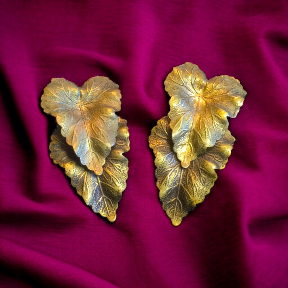 Vintage Gold Tone Leaf Dangle Pierced Earrings